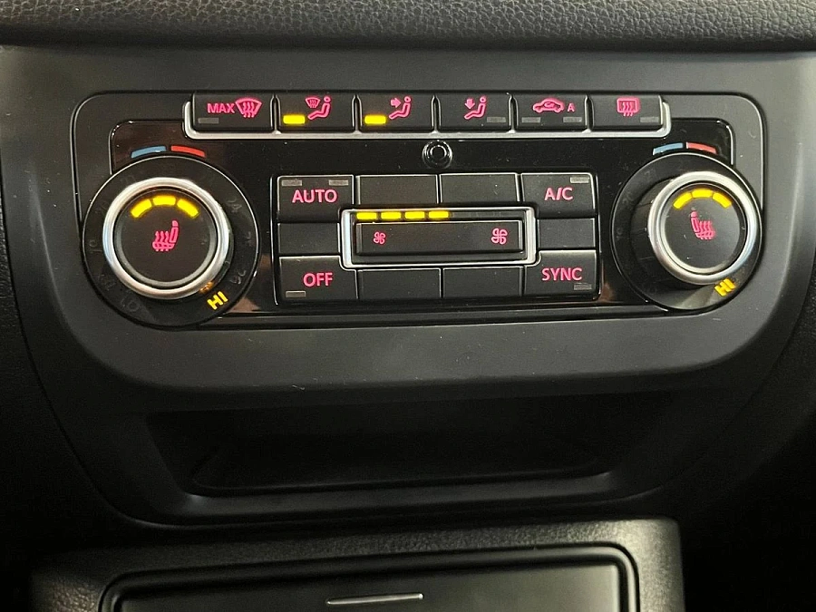 Volkswagen Tiguan, 2012г., полный привод, автомат