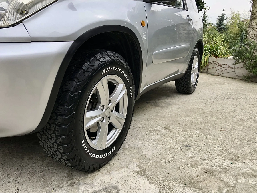Toyota RAV4, 2000г., передний привод, автомат