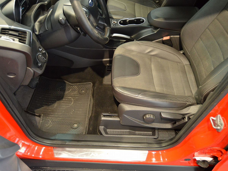 Ford Kuga, 2014г., передний привод, автомат