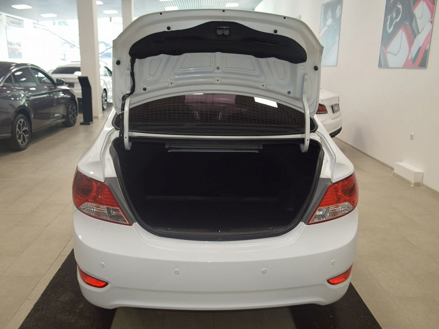Hyundai Solaris, 2012г., передний привод, автомат