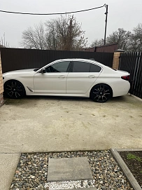 BMW 5 серии, 2021г, задний привод, автомат