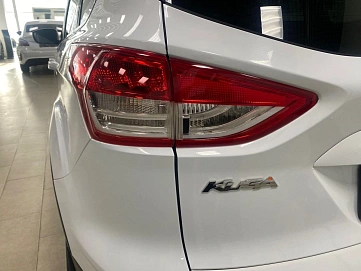 Ford Kuga, 2016г, передний привод, автомат