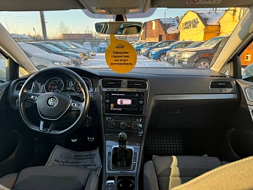 Volkswagen Golf, 2019г, передний привод, механика