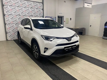 Toyota RAV4, 2016г, передний привод, вариатор
