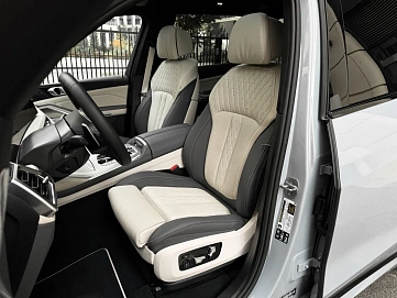 BMW X7, 2025г, полный привод, автомат