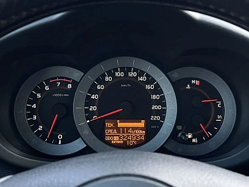 Toyota RAV4, 2011г, полный привод, автомат