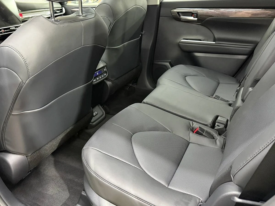 Toyota Highlander, 2025г., полный привод, автомат