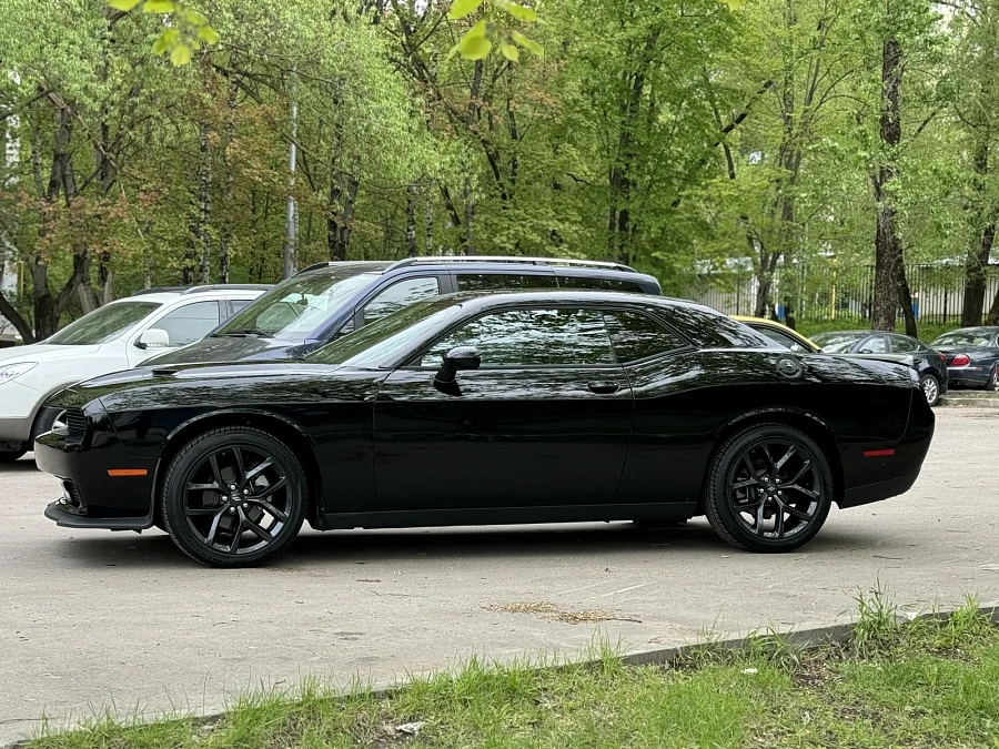 Dodge Challenger, 2022г., задний привод, автомат