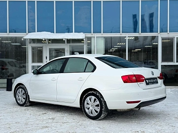 Volkswagen Jetta, 2012г, передний привод, автомат