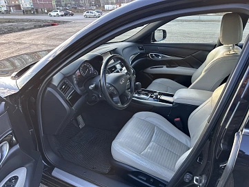Infiniti Q70, 2015г, полный привод, автомат