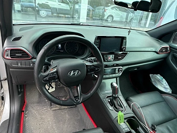 Hyundai Elantra, 2020г, передний привод, автомат