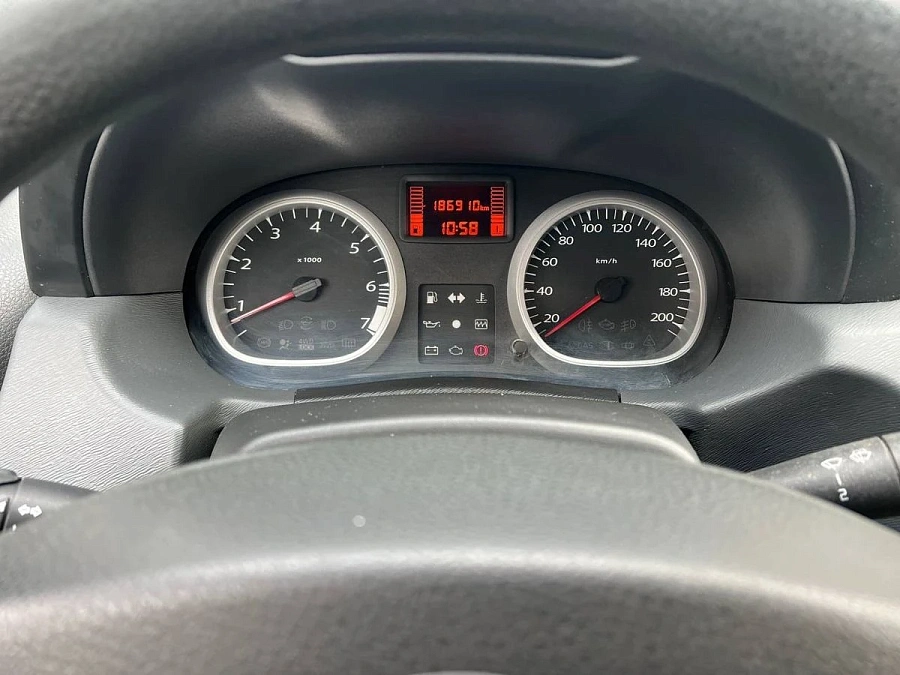 Renault Duster, 2013г., передний привод, механика