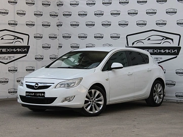 Opel Astra, 2011г, передний привод, автомат