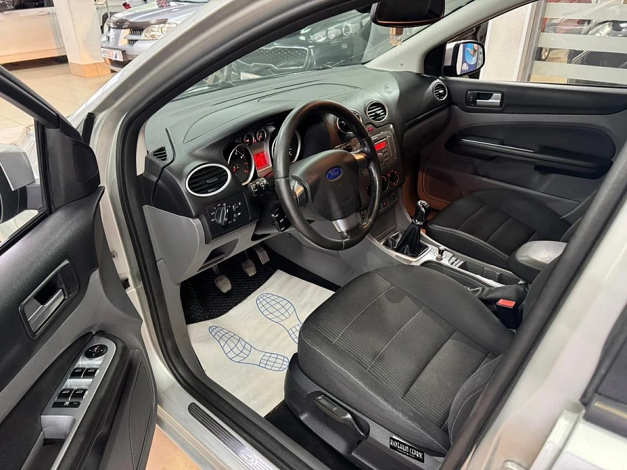 Ford Focus, 2009г., передний привод, механика