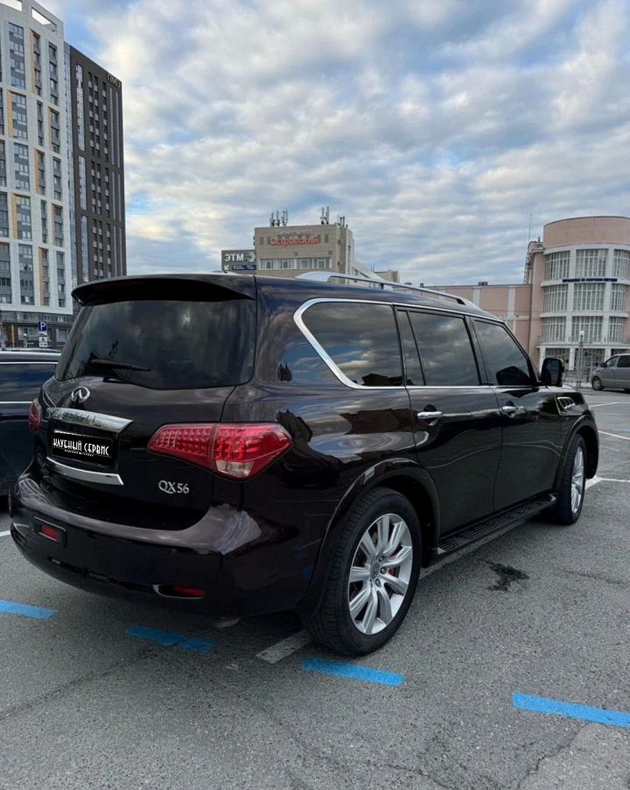 Infiniti QX56, 2010г., полный привод, автомат