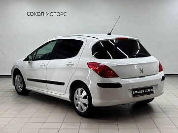 Peugeot 308, 2010г, передний привод, автомат