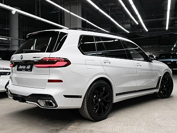 BMW X7, 2022г, полный привод, автомат