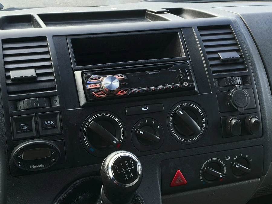 Volkswagen Transporter, 2003г., передний привод, механика