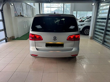 Volkswagen Touran, 2011г, передний привод, механика