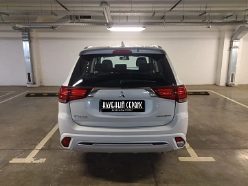 Mitsubishi Outlander, 2022г, передний привод, вариатор