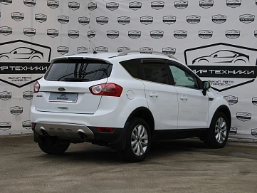Ford Kuga, 2011г, полный привод, робот