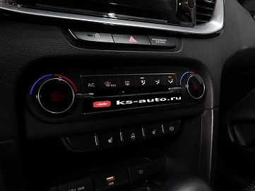 Kia Ceed, 2021г, передний привод, робот