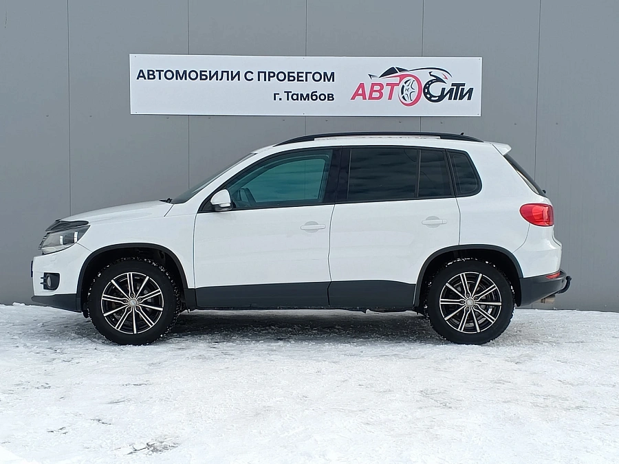 Volkswagen Tiguan, 2014г., передний привод, робот