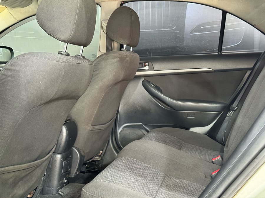 Toyota Avensis, 2003г., передний привод, автомат