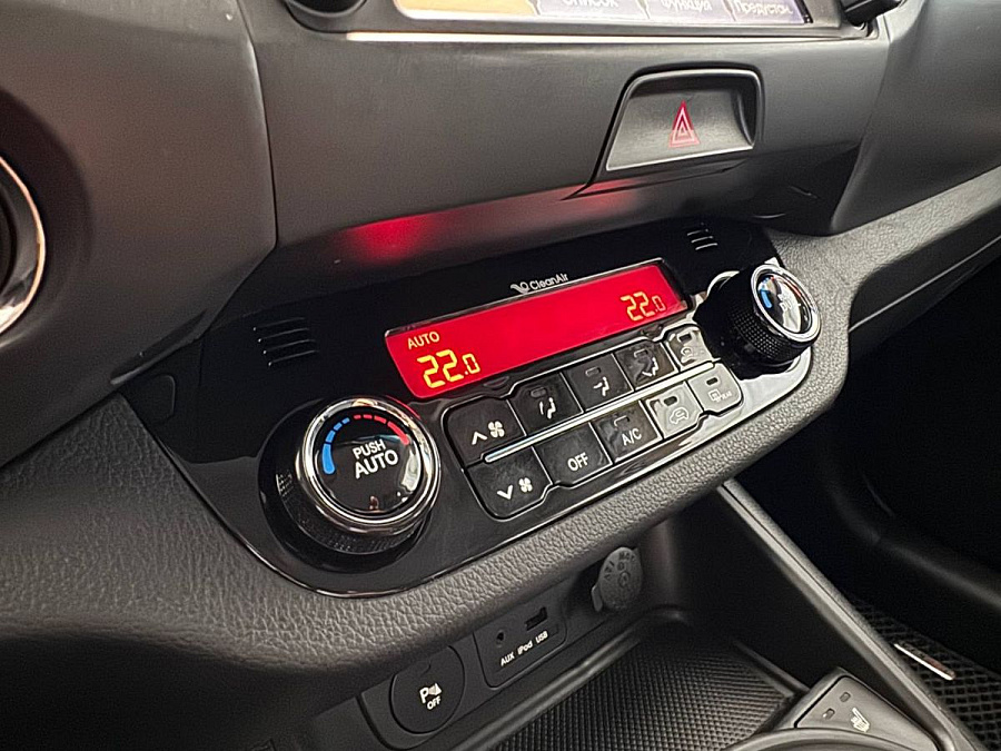 Kia , 2012г., передний привод, автомат