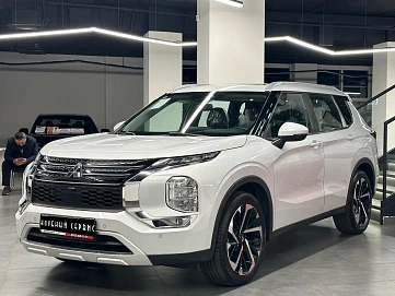 Mitsubishi Outlander, 2023г, передний привод, вариатор