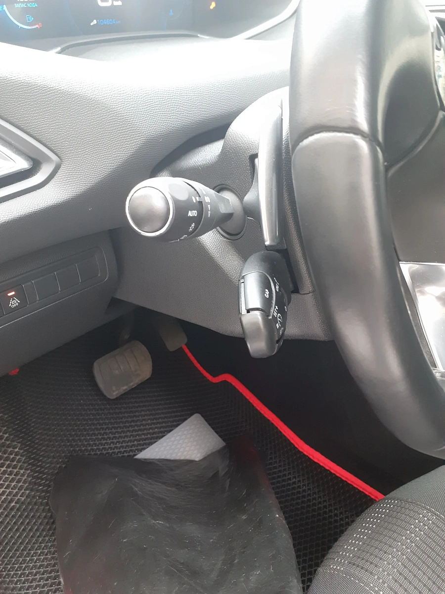 Peugeot 308, 2020г., передний привод, автомат