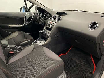 Peugeot 308, 2011г, передний привод, автомат