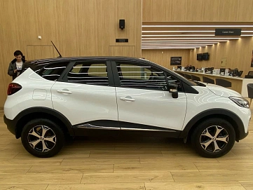 Renault Kaptur, 2022г, передний привод, вариатор