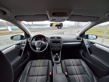 Volkswagen Golf, 2012г, передний привод, механика