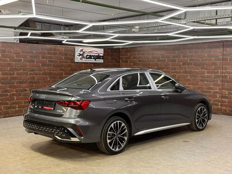 Audi , 2025г., передний привод, робот