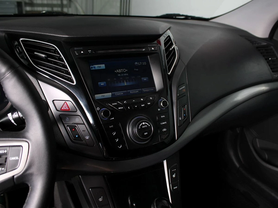 Hyundai i40, 2013г., передний привод, автомат