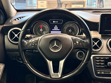 Mercedes-Benz , 2015г., полный привод, робот