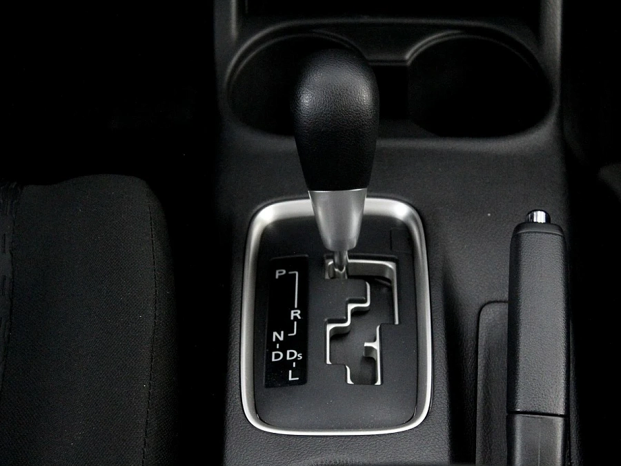 Mitsubishi Outlander, 2013г., передний привод, вариатор