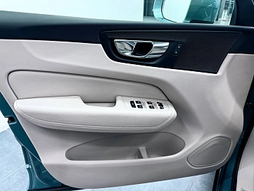 Volvo XC60, 2018г, полный привод, автомат