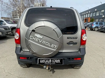 Chevrolet Niva, 2012г, передний привод, механика