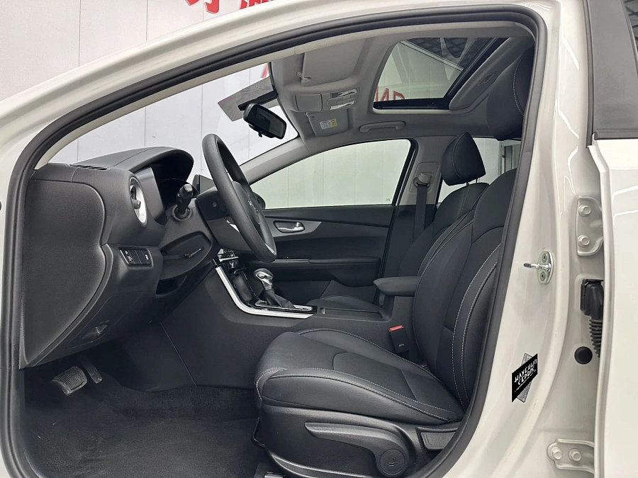 Kia K3, 2022г., передний привод, вариатор