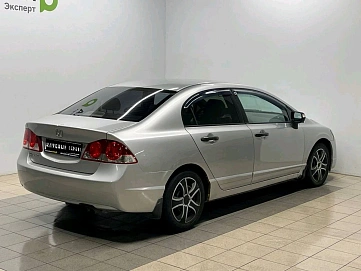 Honda Civic, 2006г, передний привод, механика