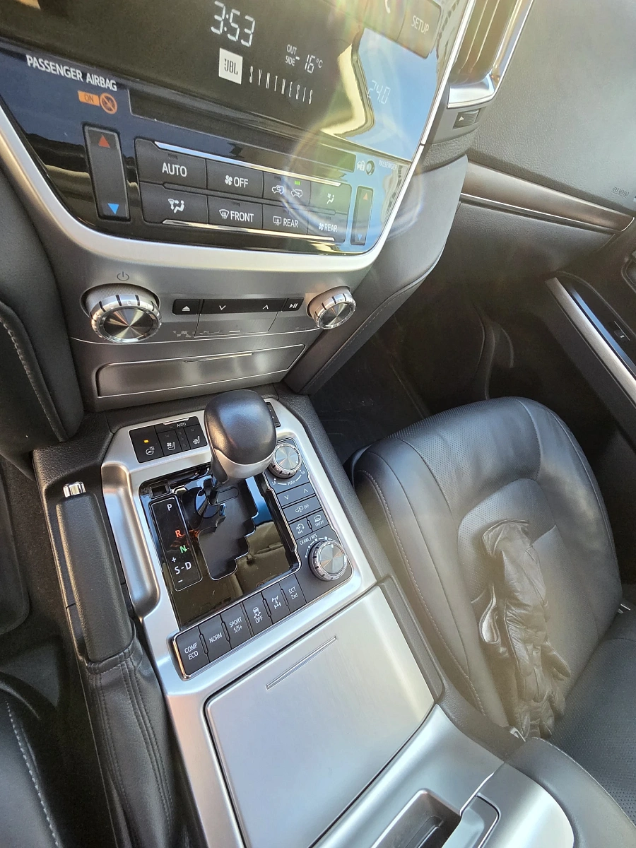 Toyota Land Cruiser, 2019г., полный привод, автомат