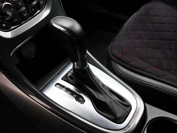 Opel Astra, 2012г, передний привод, автомат