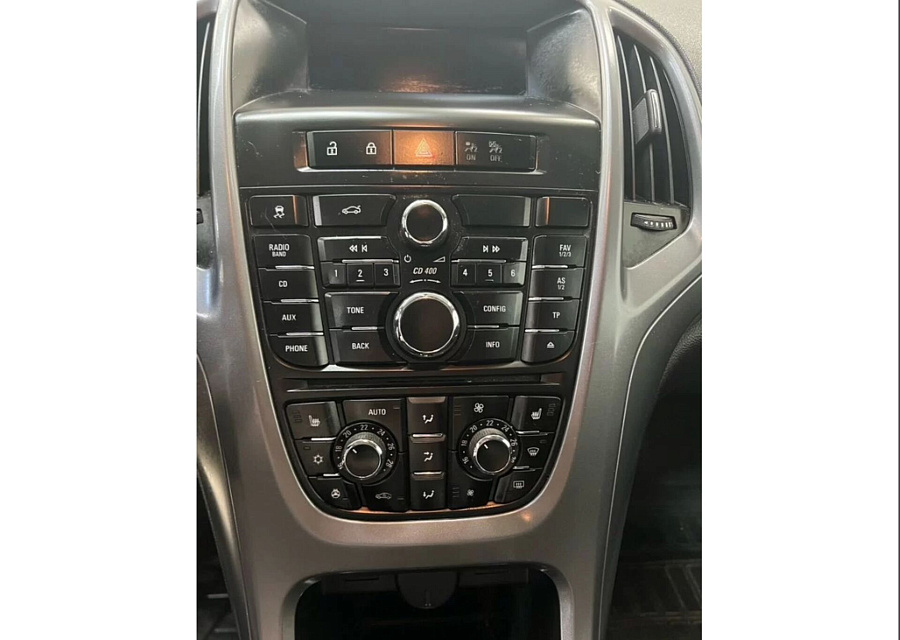 Opel Astra, 2013г., передний привод, механика
