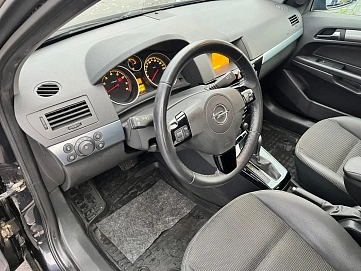 Opel Astra, 2010г, передний привод, автомат