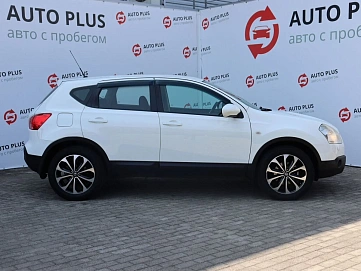 Nissan Qashqai, 2009г, передний привод, вариатор