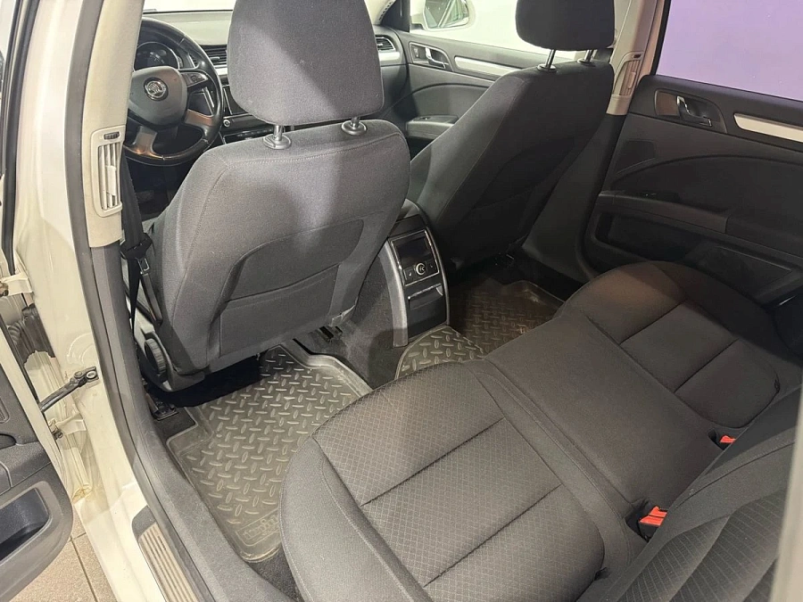 Skoda Superb, 2013г., передний привод, робот