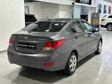 Hyundai Solaris, 2011г, передний привод, автомат