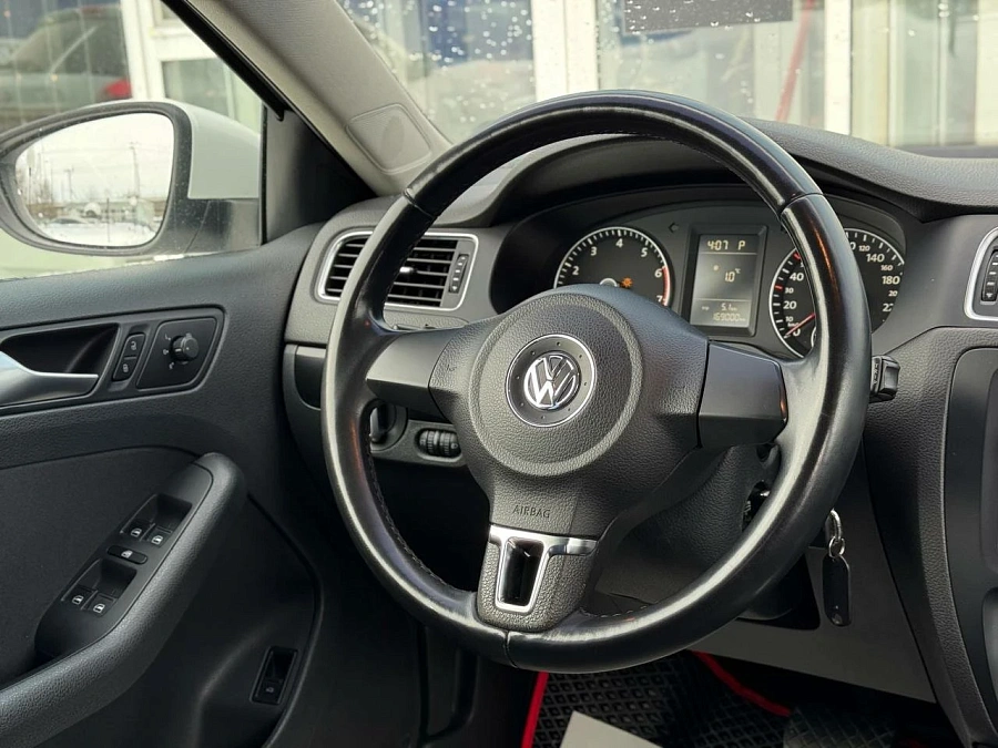 Volkswagen Jetta, 2012г., передний привод, автомат